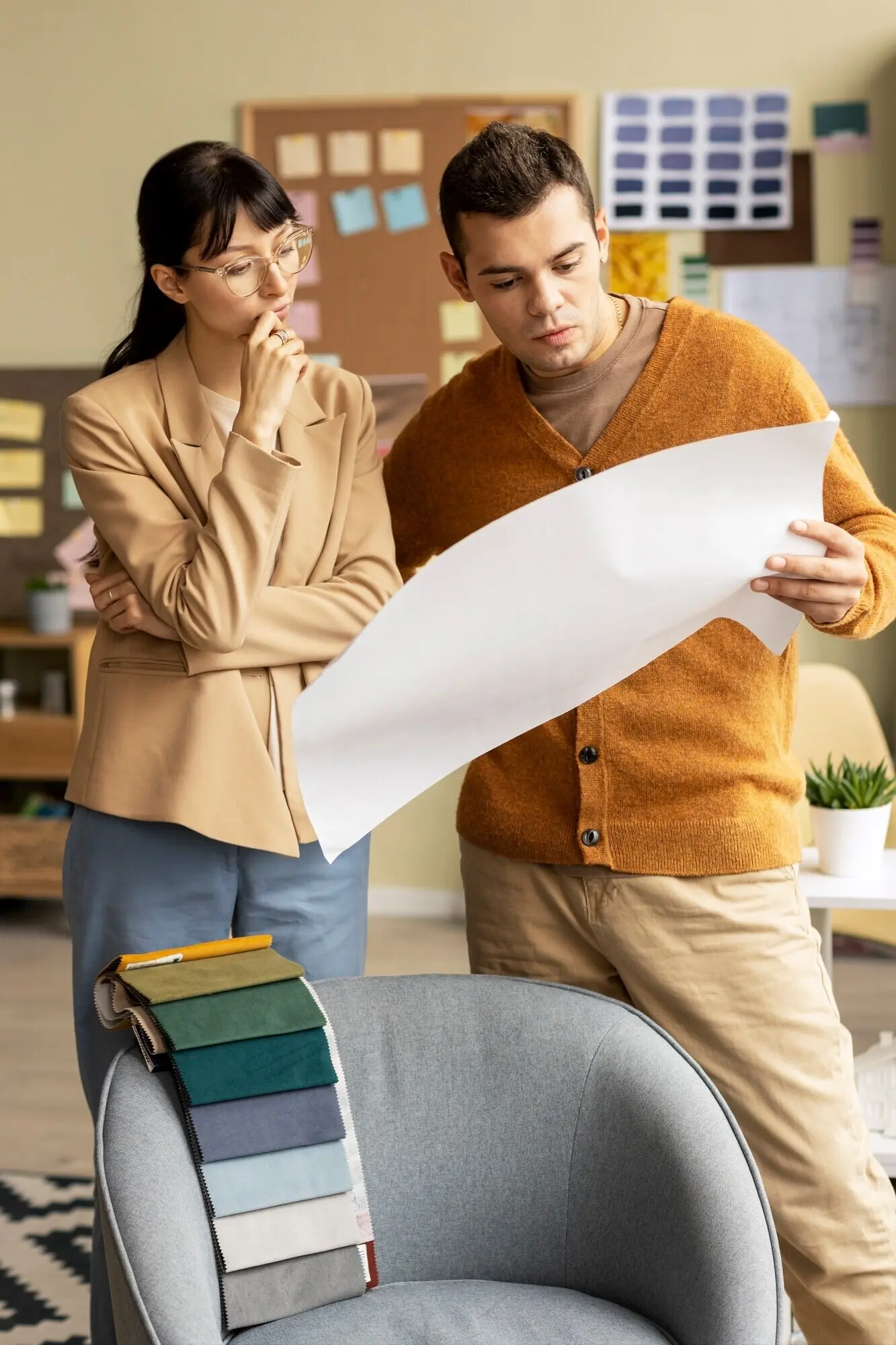 Szenenbildner bei der Arbeit